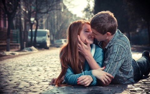 boy,couple,girl,kiss,love,road-6dc5bf22fbae085e26c2c4a041381f95_h